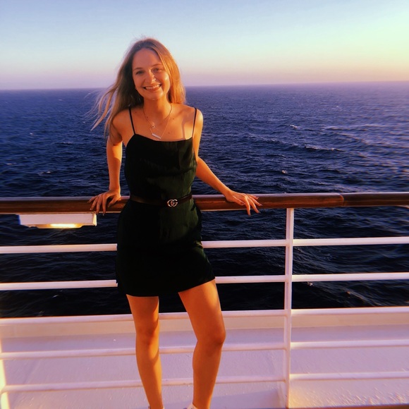 Meet your Posher, Chloe - Picture 7 of 8